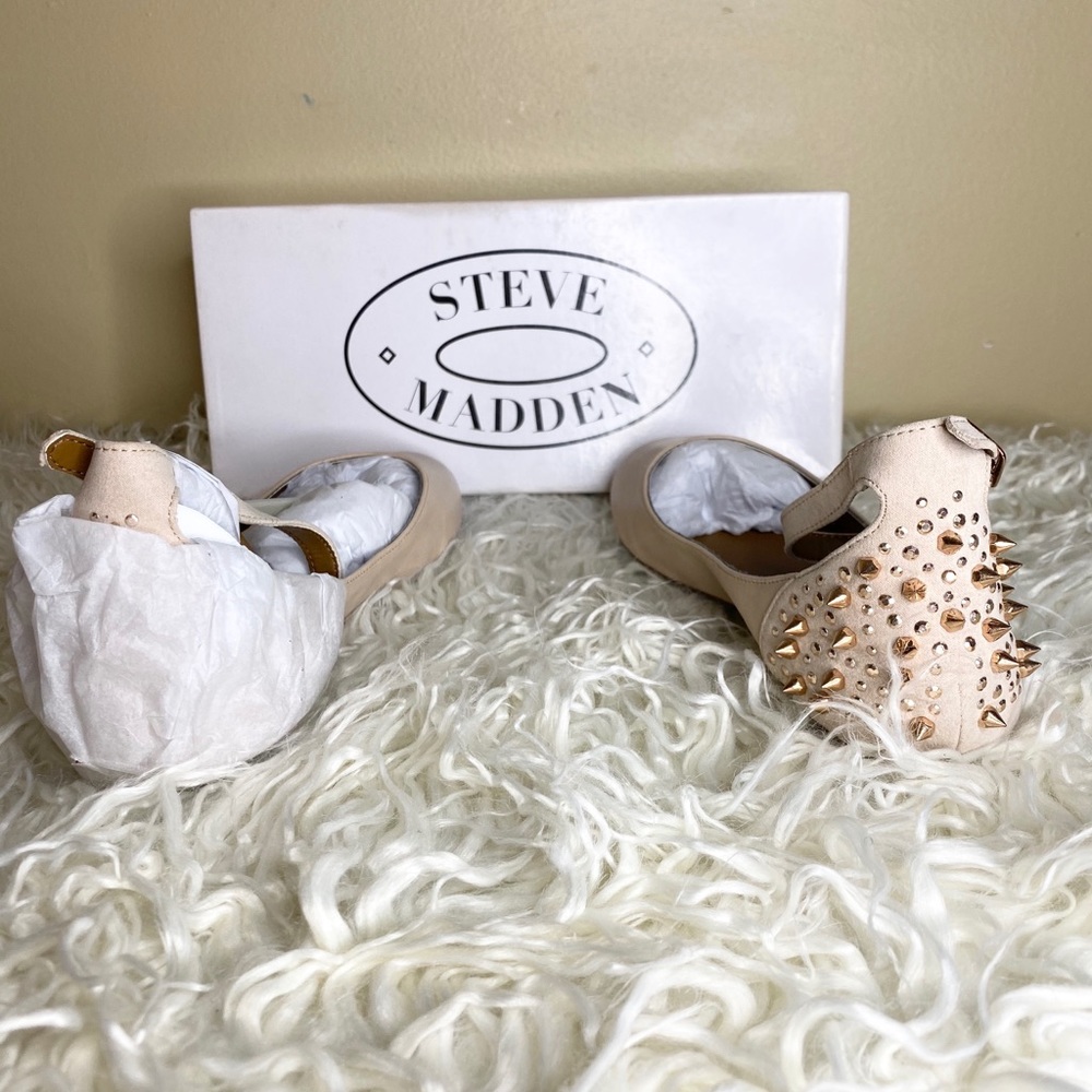 Steve Madden Natural Flats